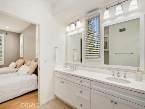 59  Kempton  , Irvine, CA