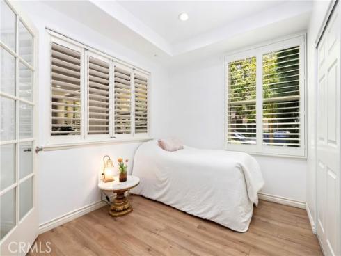 59  Kempton  , Irvine, CA