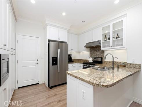 59  Kempton  , Irvine, CA