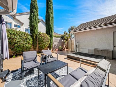 453 E Yale  , Irvine, CA