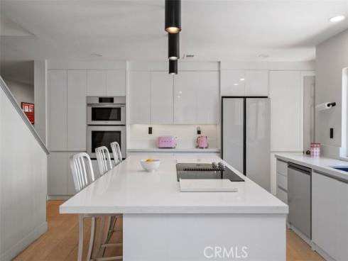 453 E Yale  , Irvine, CA