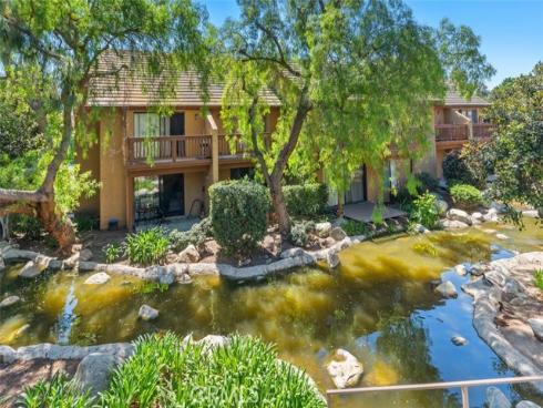 89  Lemon Grove  , Irvine, CA