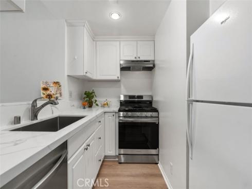 89  Lemon Grove  , Irvine, CA