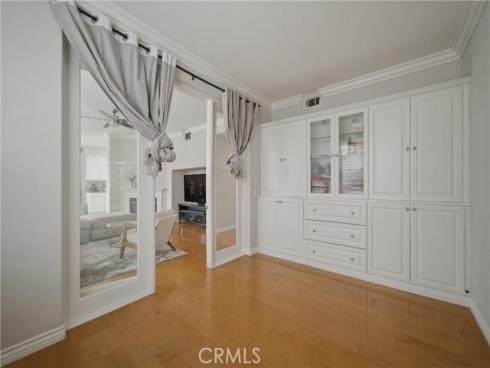 21  Wedgewood  , Irvine, CA