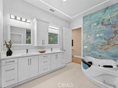 64  Mann  , Irvine, CA