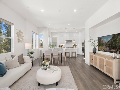 375  Novel  , Irvine, CA