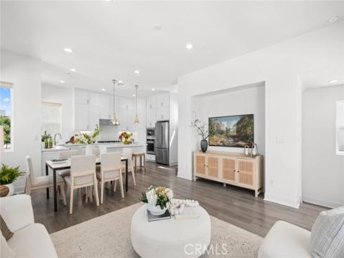 375  Novel  , Irvine, CA