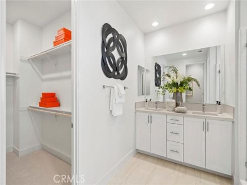 375  Novel  , Irvine, CA