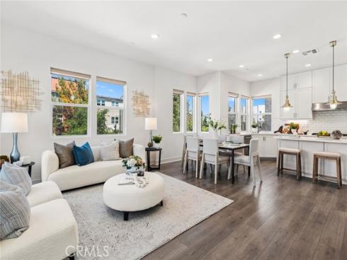 375  Novel  , Irvine, CA