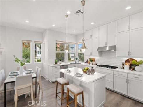 375  Novel  , Irvine, CA