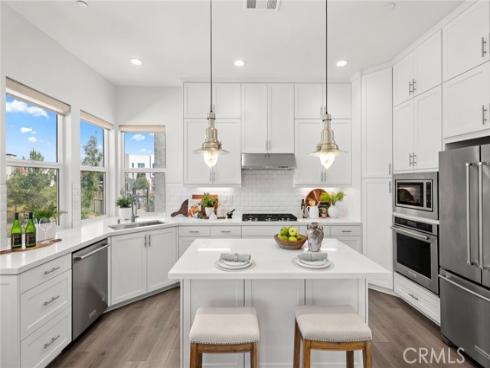 375  Novel  , Irvine, CA