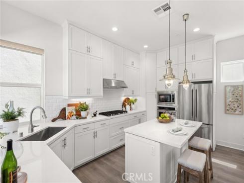 375  Novel  , Irvine, CA