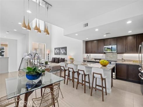 555  Rockefeller  , Irvine, CA