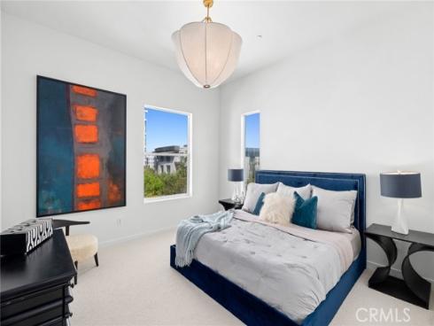 555  Rockefeller  , Irvine, CA