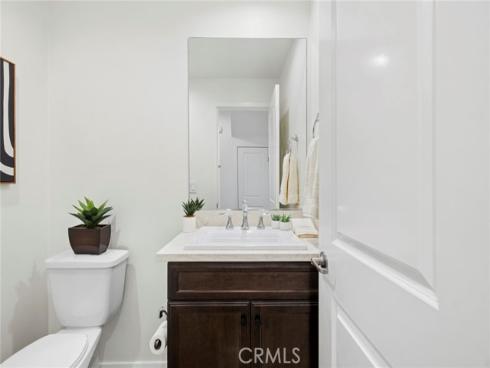 555  Rockefeller  , Irvine, CA