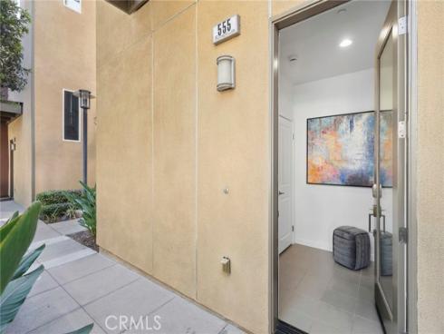 555  Rockefeller  , Irvine, CA