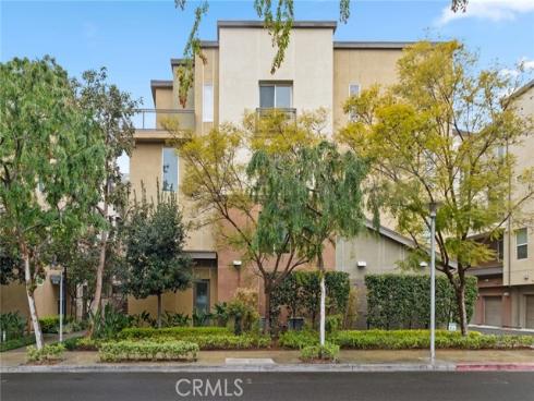 555  Rockefeller  , Irvine, CA