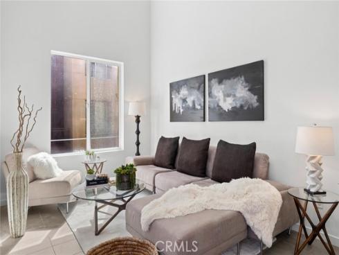 555  Rockefeller  , Irvine, CA