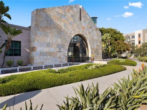 555  Rockefeller  , Irvine, CA