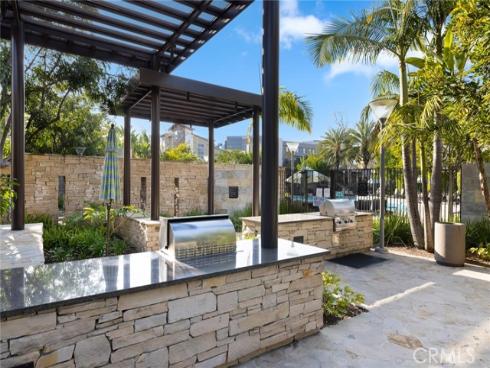 555  Rockefeller  , Irvine, CA