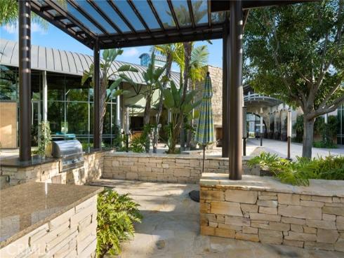 555  Rockefeller  , Irvine, CA