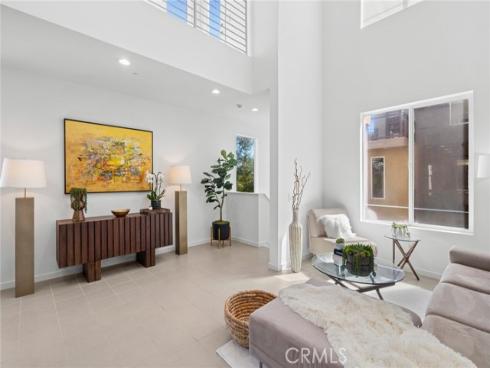 555  Rockefeller  , Irvine, CA