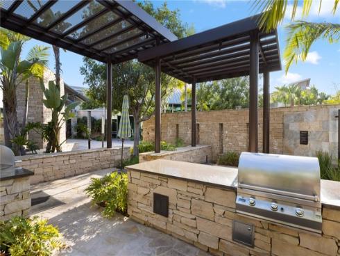 555  Rockefeller  , Irvine, CA