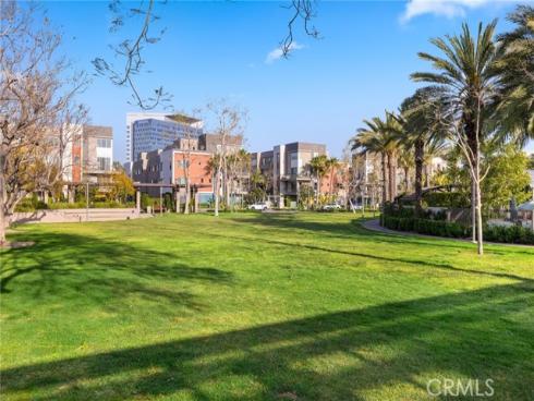 555  Rockefeller  , Irvine, CA