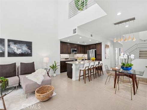 555  Rockefeller  , Irvine, CA