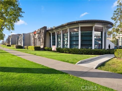 555  Rockefeller  , Irvine, CA