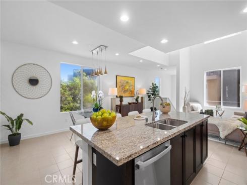 555  Rockefeller  , Irvine, CA