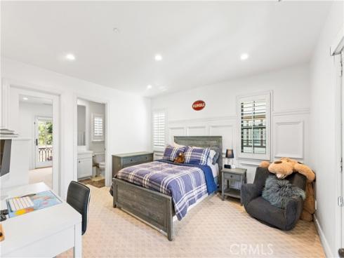 26  View Terrace  , Irvine, CA