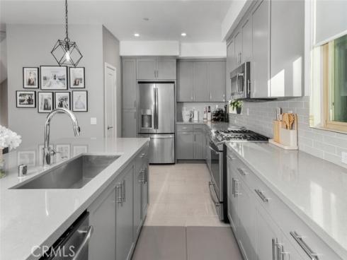 203  Placemark  , Irvine, CA