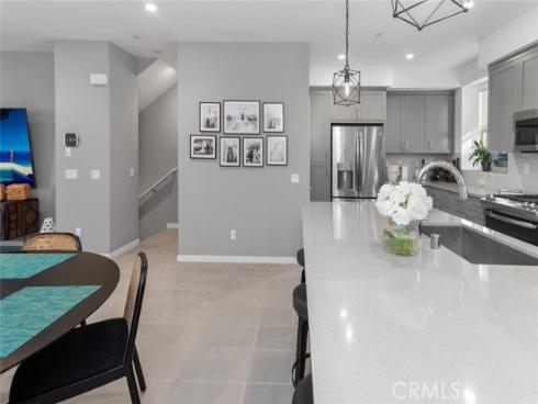 203  Placemark  , Irvine, CA