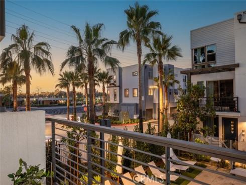 203  Placemark  , Irvine, CA