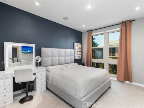 203  Placemark  , Irvine, CA