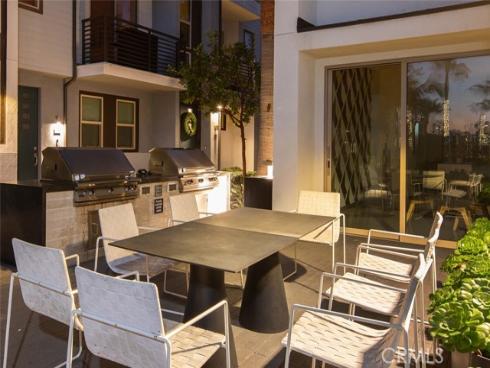 203  Placemark  , Irvine, CA