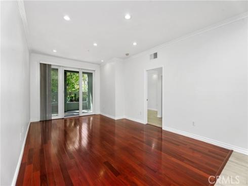 2243  Martin  117 , Irvine, CA