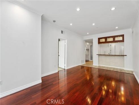 2243  Martin  117 , Irvine, CA