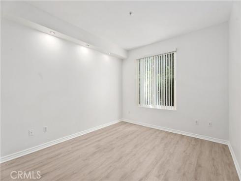 2243  Martin  117 , Irvine, CA