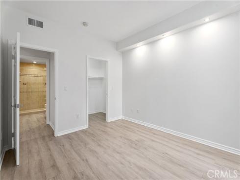 2243  Martin  117 , Irvine, CA