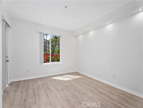 2243  Martin  117 , Irvine, CA