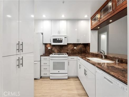 2243  Martin  117 , Irvine, CA