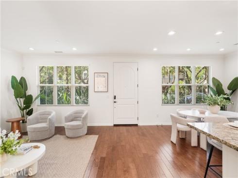 204  Kempton  , Irvine, CA