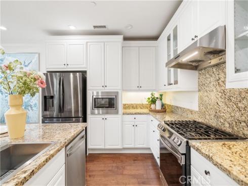 204  Kempton  , Irvine, CA