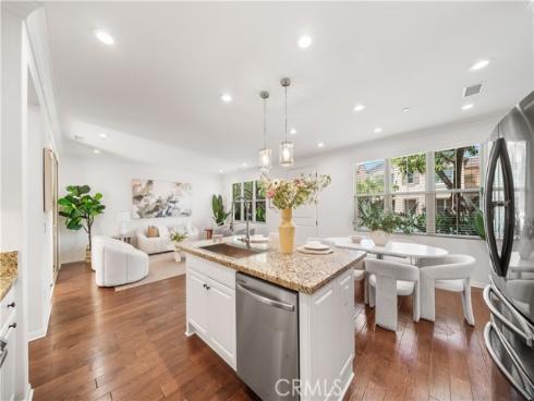 204  Kempton  , Irvine, CA