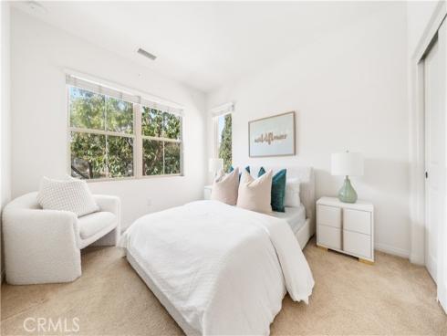 204  Kempton  , Irvine, CA