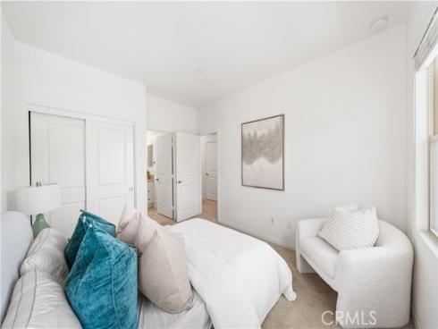 204  Kempton  , Irvine, CA