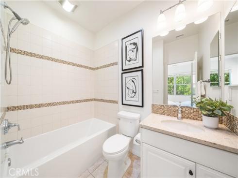 204  Kempton  , Irvine, CA