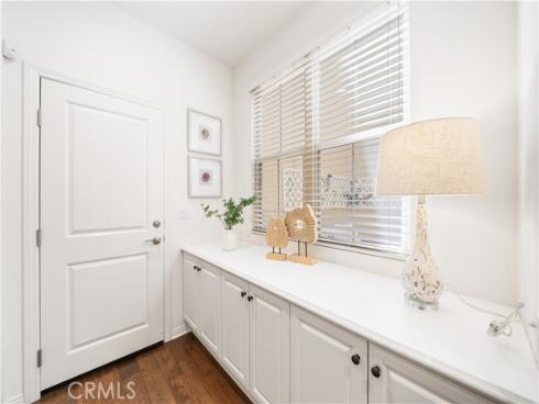 204  Kempton  , Irvine, CA